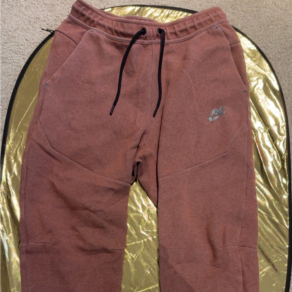 Nike Men’s Tech Fleece Dusty Rose Sweatpants